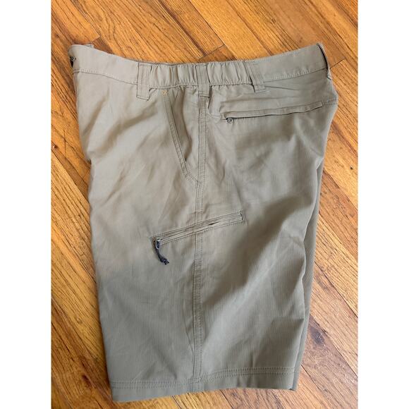 WRANGLER MEN'S OUTDOOR KHAKI UTILITY SHORTS SIZE 34 - Picture 4 of 9